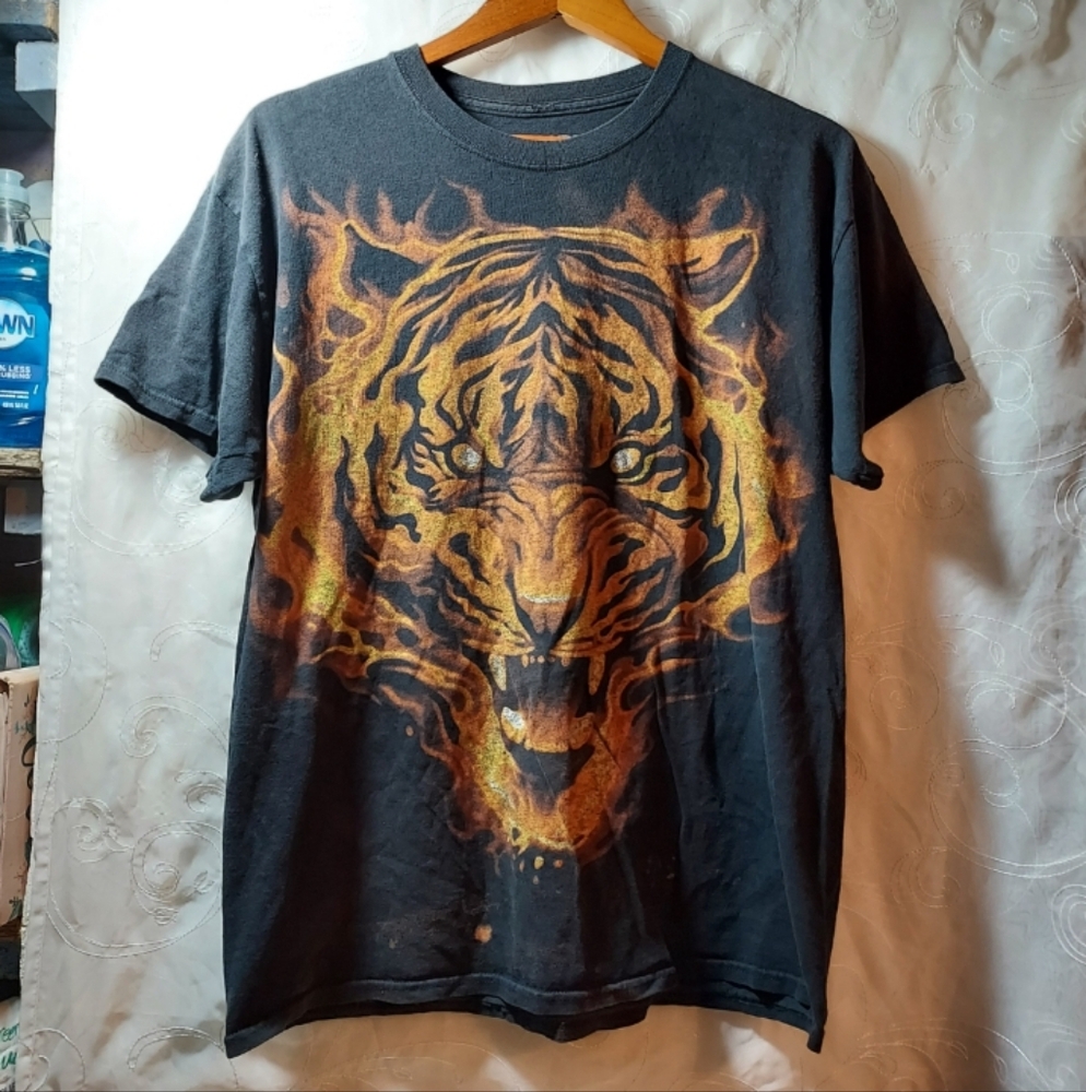Vintage Tiger Black Graphic T-Shirt